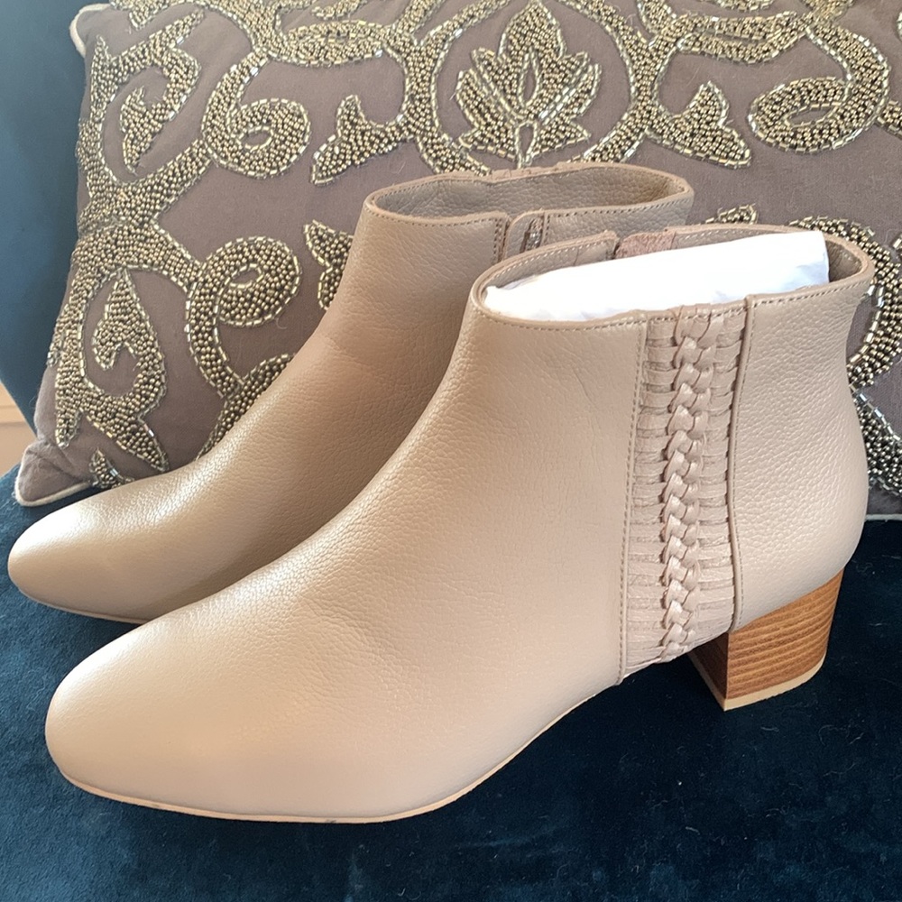 JACK ROGERS Designer New Boots Tan taupe Brown ankle leather 9.5